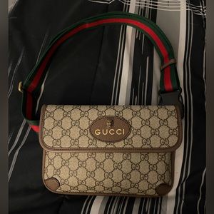 NEO VINTAGE GG SUPREME BELT BAG
 New with box